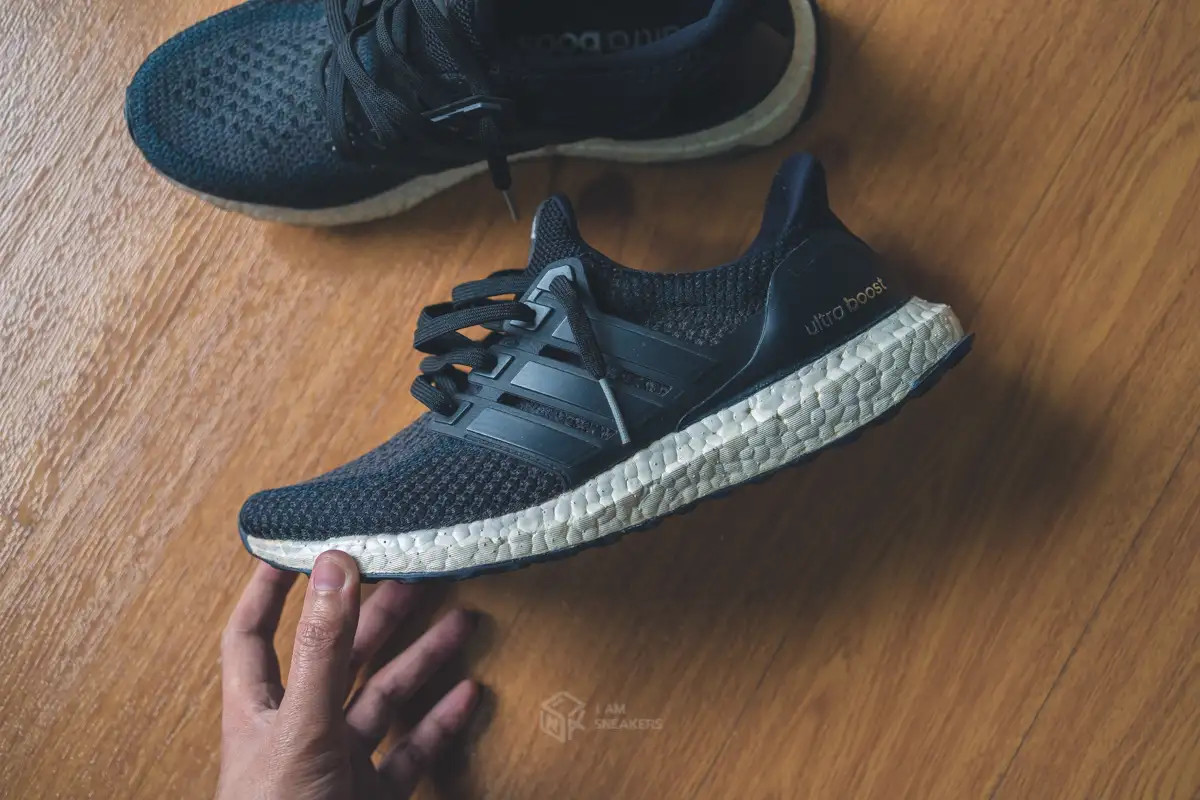 adidas UltraBOOST 2.0 Core black