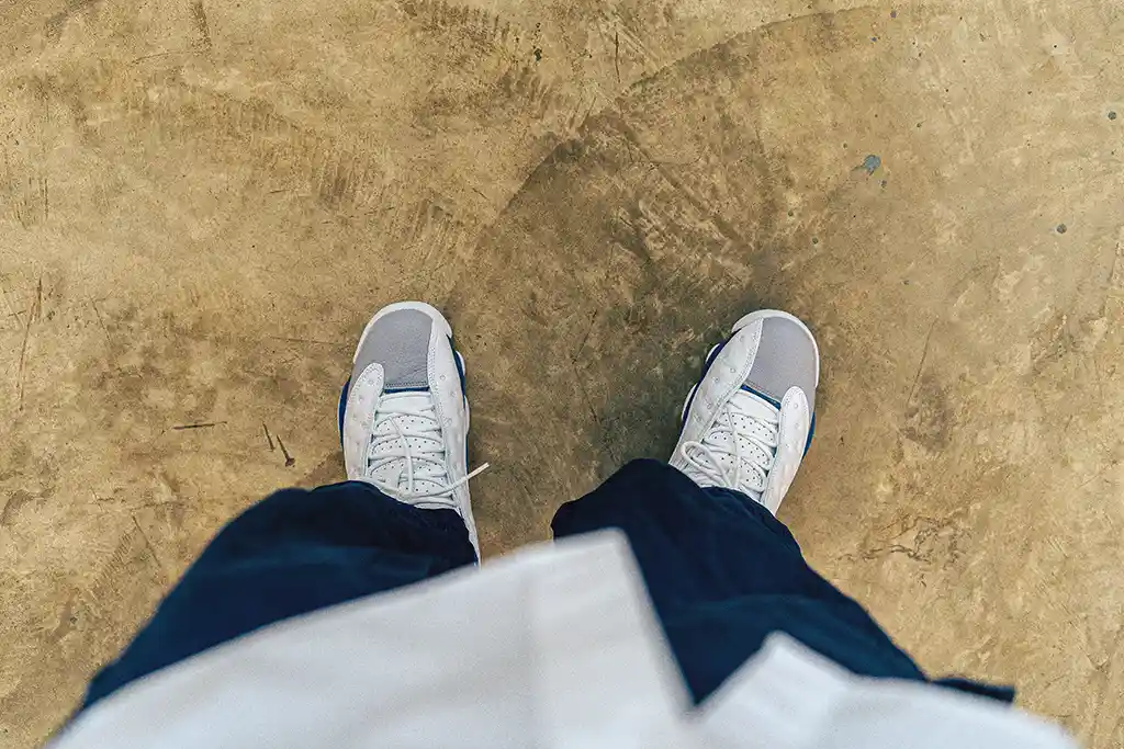 วันนี้ผมใส่ air jordan 13 french blue มาดูนิทรรศการฮะ