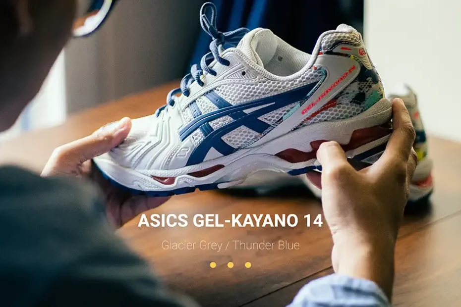 ปัจจุบันผมมี ASICS GEL-KAYANO 14 อยู่ด้วยกัน 3 คู่ แต่สีที่ทุกคนทักผมมาบ่อยมาก ว่าหาซื้อจากที่ไหน? นั่นคือ ASICS GEL-KAYANO 14 Glacier Grey / Thunder Blue หรืออีกชื่อ Celebration of sport คู่นี้ครับ