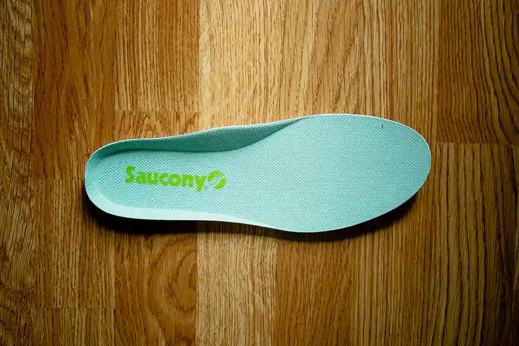 แผ่น Insole ด้านในก็ใช้สีมิ้นท์