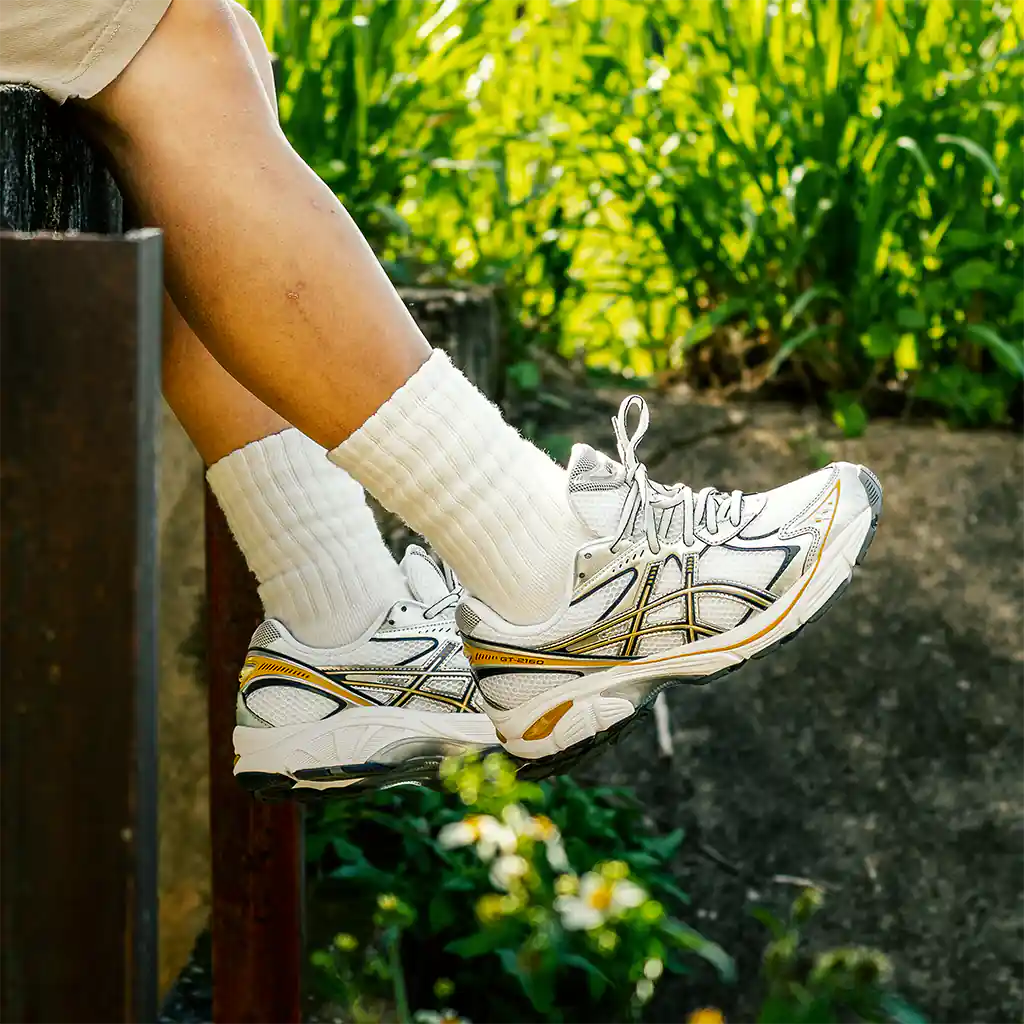 ASICS GT-2160 on feet