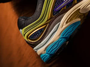 ดีไซน์และการใช้สีตามจุดต่างๆ ของ Saucony ProGrid Omni 9 Crystal Cave