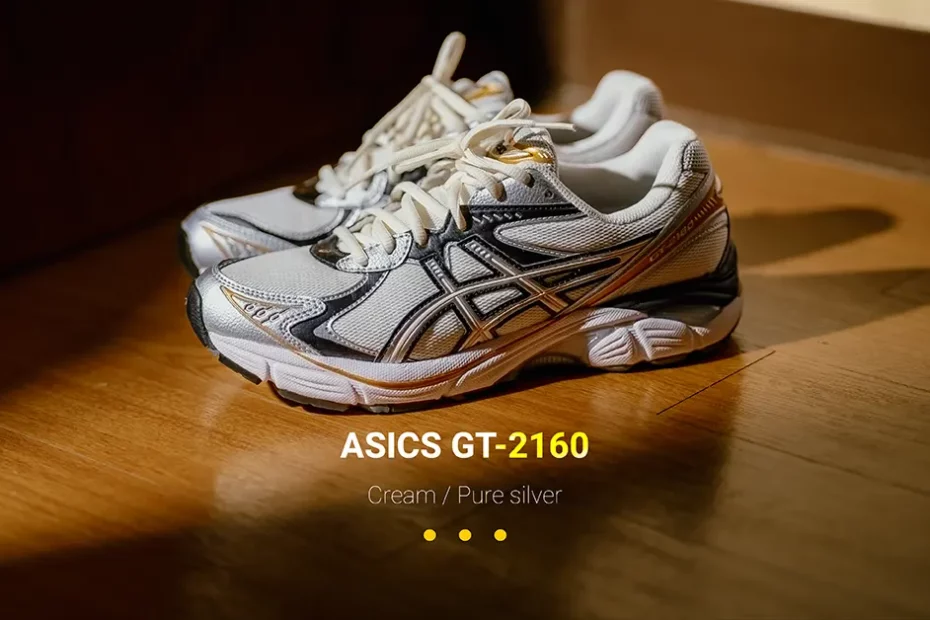 ASICS GT-2160 คู่แรกของผมได้จากการสุ่มสิทธิ์ซื้อ แต่พอมาเห็นสี Cream / Pure silver คู่นี้ ผมรู้สึกเหมือนมีแฟลชแบ็คกลับไปช่วงตื่นเต้นอยากได้ GT-2160 คู่แรกเลย!