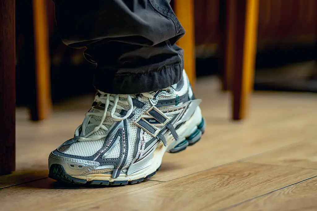 New balance 1906A Silver metallic on feet