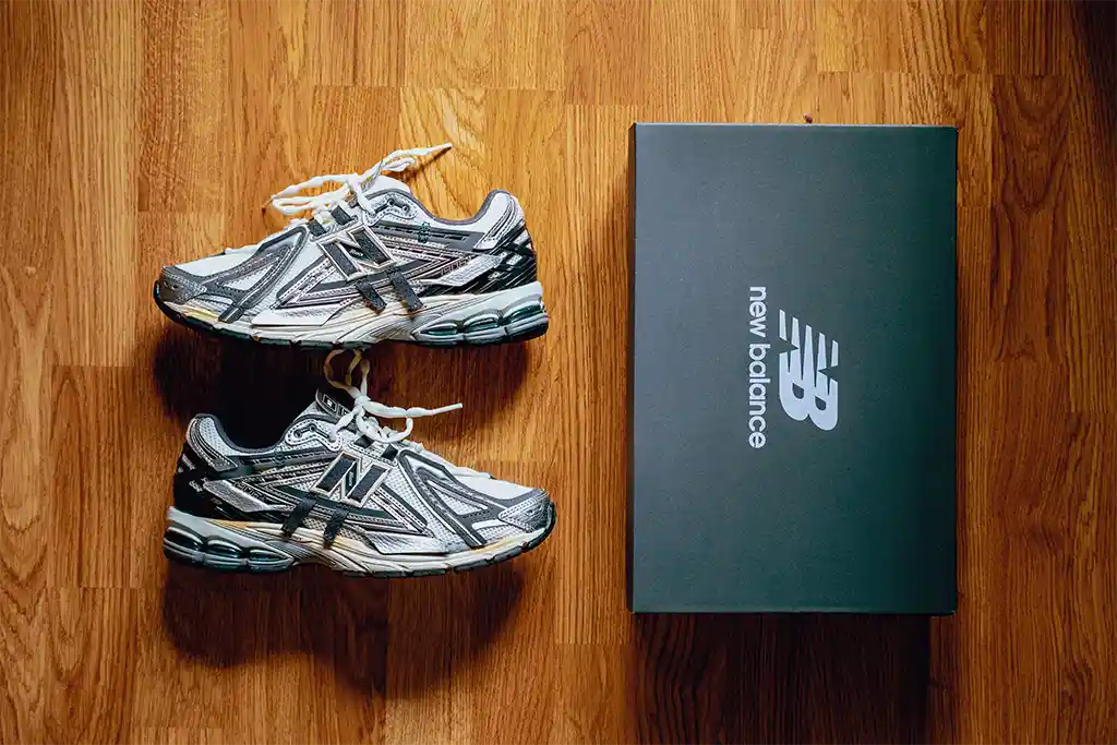 New balance 1906A Silver metallic และกล่อง